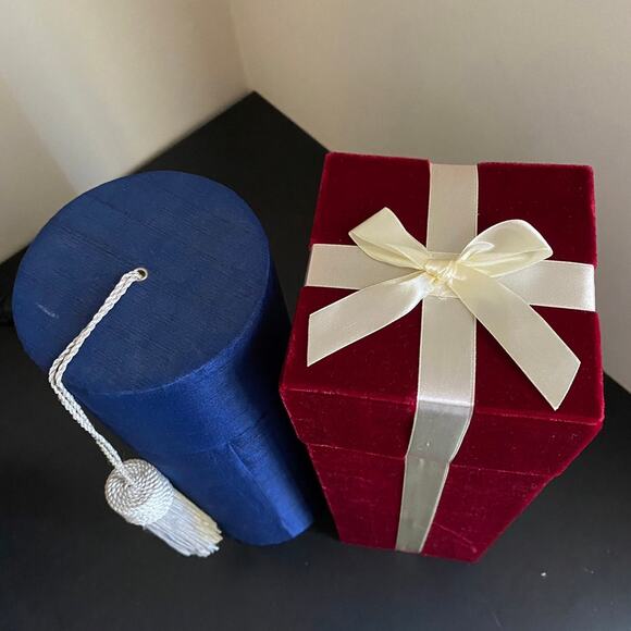 Set of 2 Wine Gift Boxes for Holiday and Graduation - Picture 2 of 3